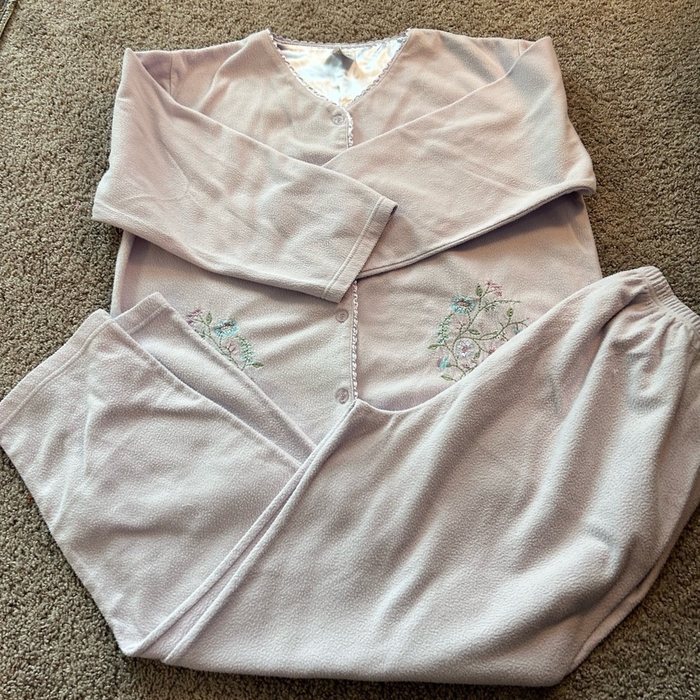 Premier Intimates Women’s  2 Piece PJ Set Embroidered Flowers
XL